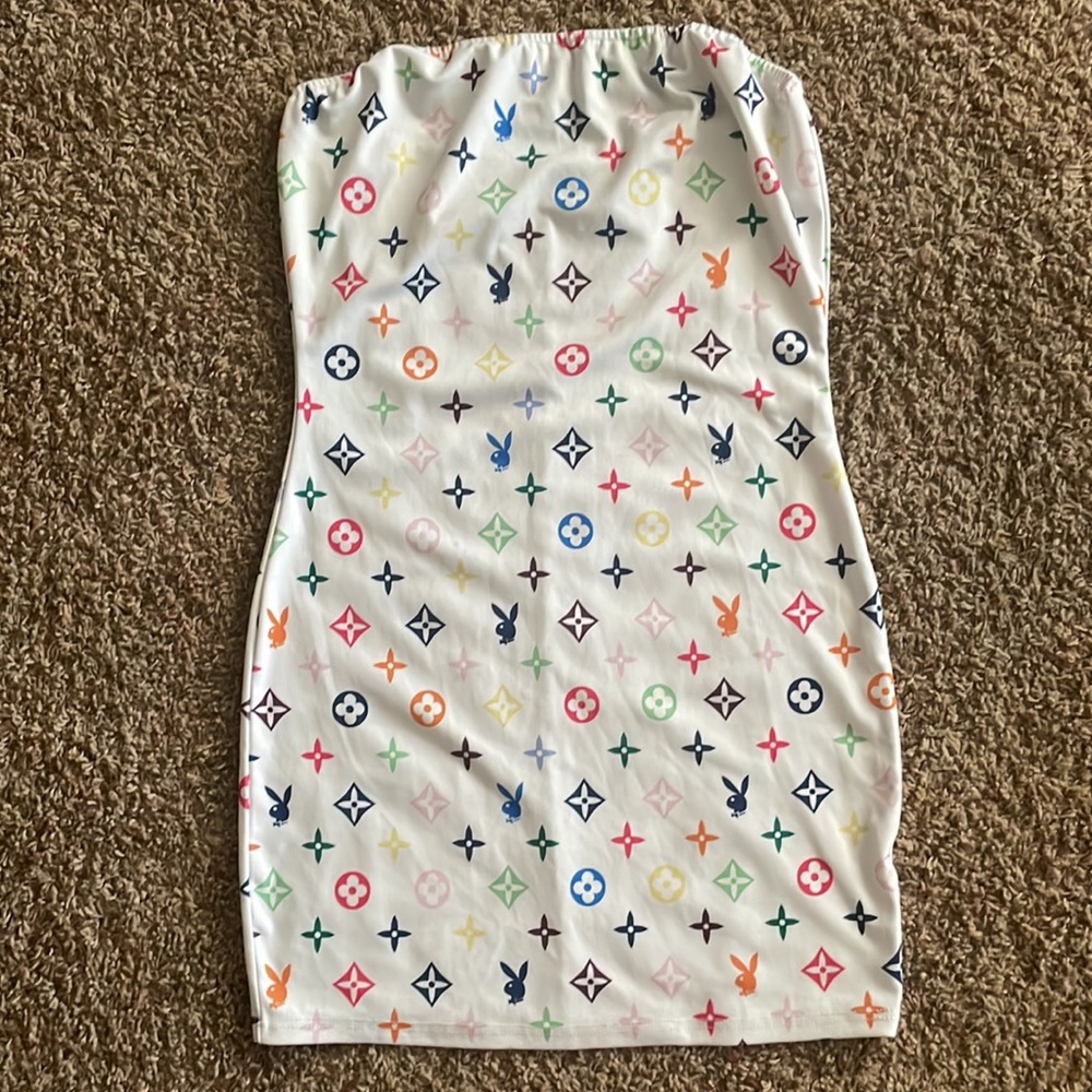 Strapless mini
